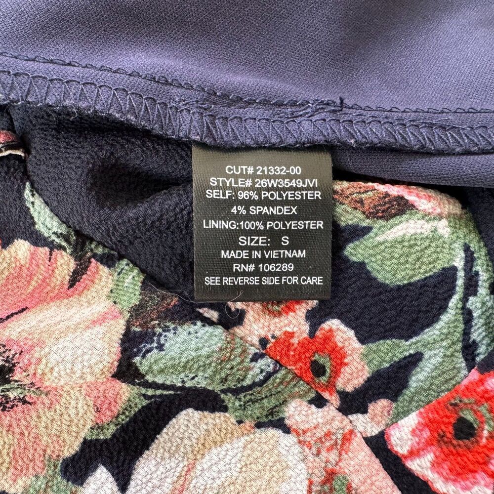 Trixxi Clothing Co Romper Sz S Black Navy Floral Ruffled Sleeve Surplice Wrap - Picture 8 of 9